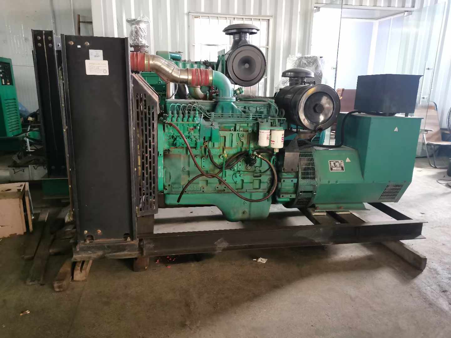 花山发电机租赁如何确定电缆的承载电流是否在安全范围内？