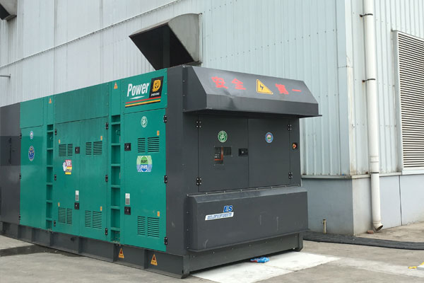 花山燃油滤清器的更换流程是怎样的？