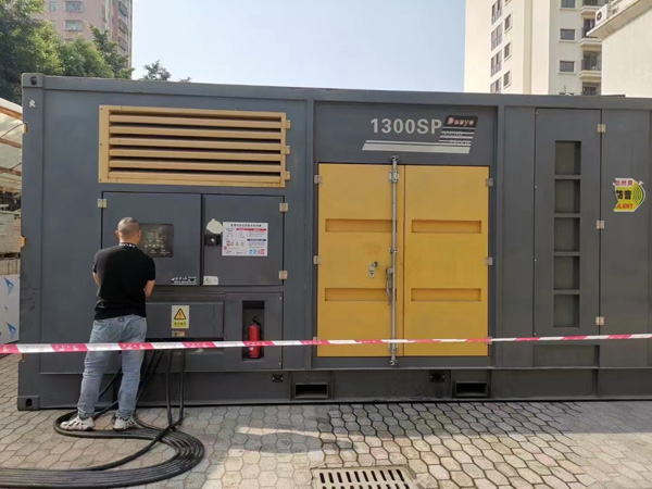 花山如何根据实际需求选择合适电压和功率的柴油发电机组？