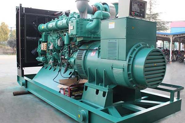 花山工厂发电机应急发电中如何优化燃油储备管理？