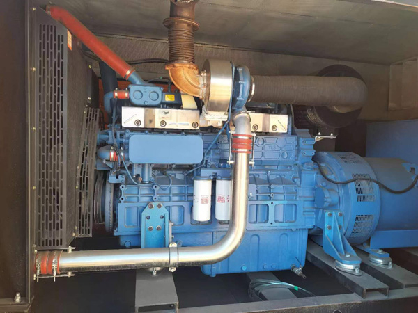 花山燃油消耗率与进气温度的具体关系是什么？