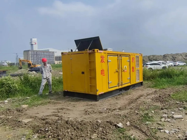 花山200KW柴油发电机机组每小时的油耗量受哪些因素影响？