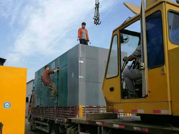 花山更换水冷式机油散热器密封件的操作流程是怎样的？